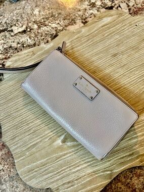 Euc large Kate Spade leather wallet light beige